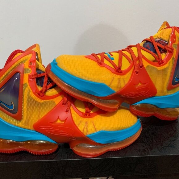 Lebron 19 'Space Jam' - Picture 2 of 5